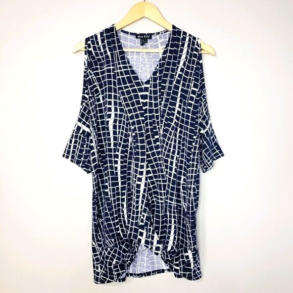 Marble 3/4 Sleeve NWOT Oversized Blue White Print Cold Shoulder Tunic Top - Picture 1 of 12
